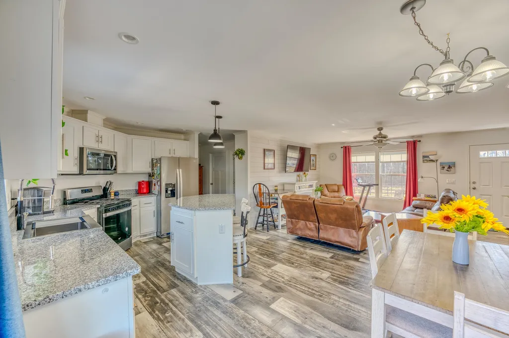 307 Jefferson Road Whitefield NH 03598