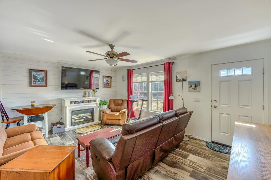 307 Jefferson Road Whitefield NH 03598