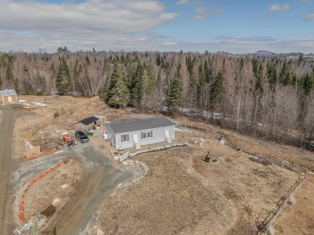 307 Jefferson Road Whitefield NH 03598