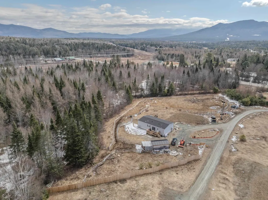 307 Jefferson Road Whitefield NH 03598