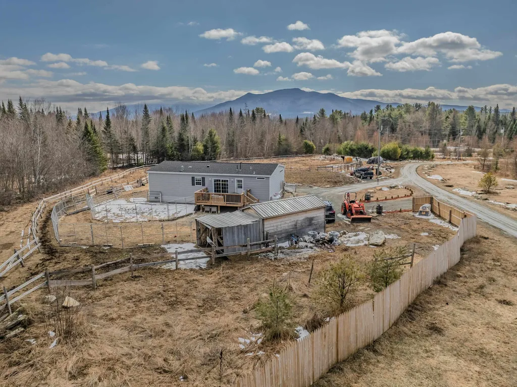 307 Jefferson Road Whitefield NH 03598