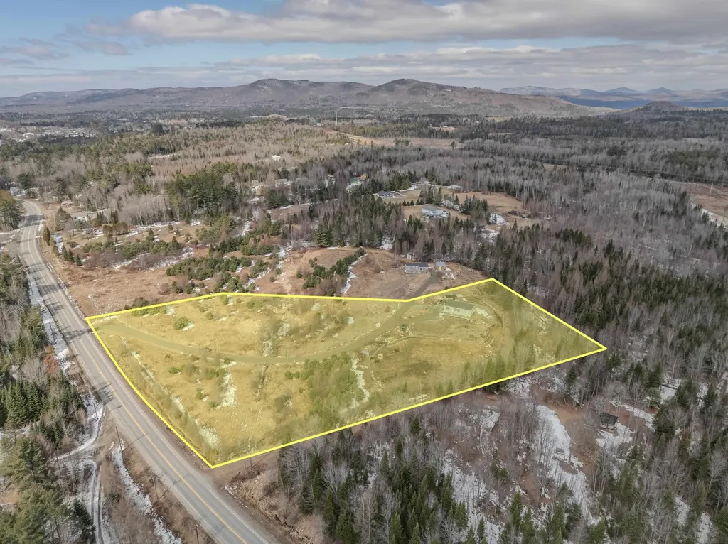 307 Jefferson Road Whitefield NH 03598