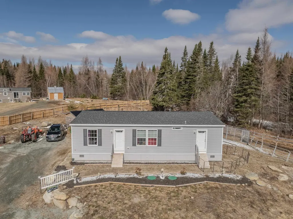 307 Jefferson Road Whitefield NH 03598