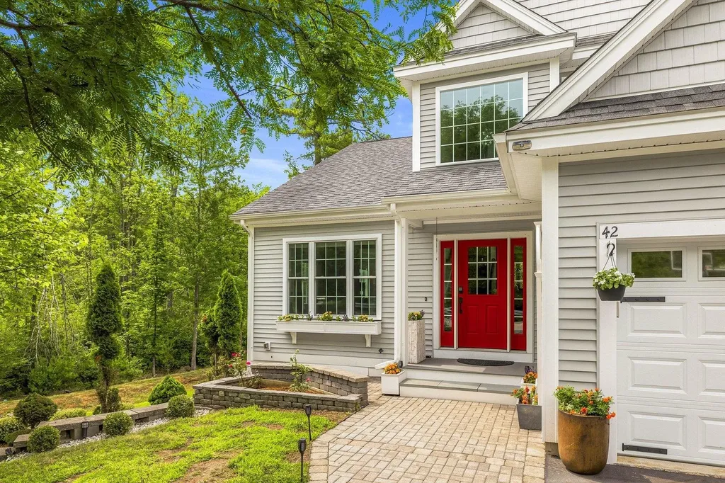 42 Stocklan Circle Dover NH 03820