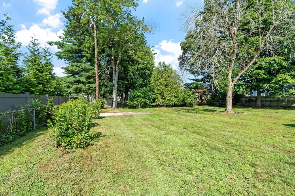 7 Mack Street Bedford NH 03110