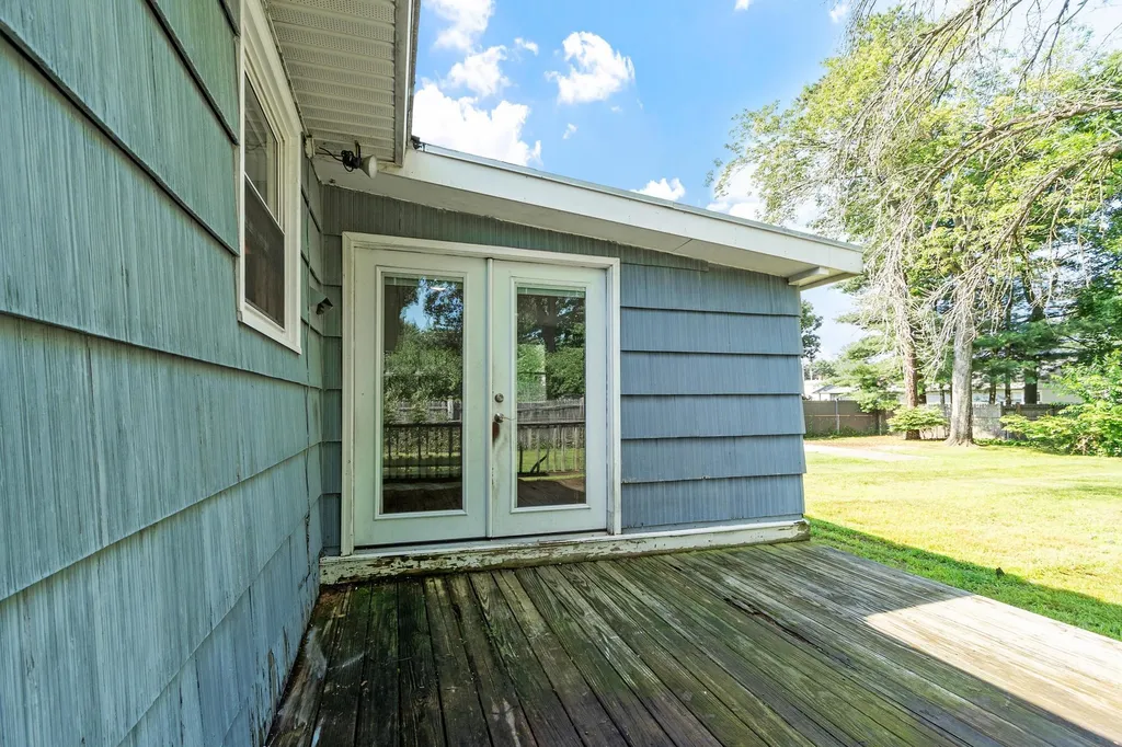 7 Mack Street Bedford NH 03110