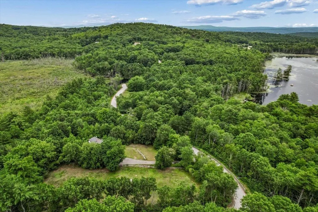 10 Armands Way Dunbarton NH 03046