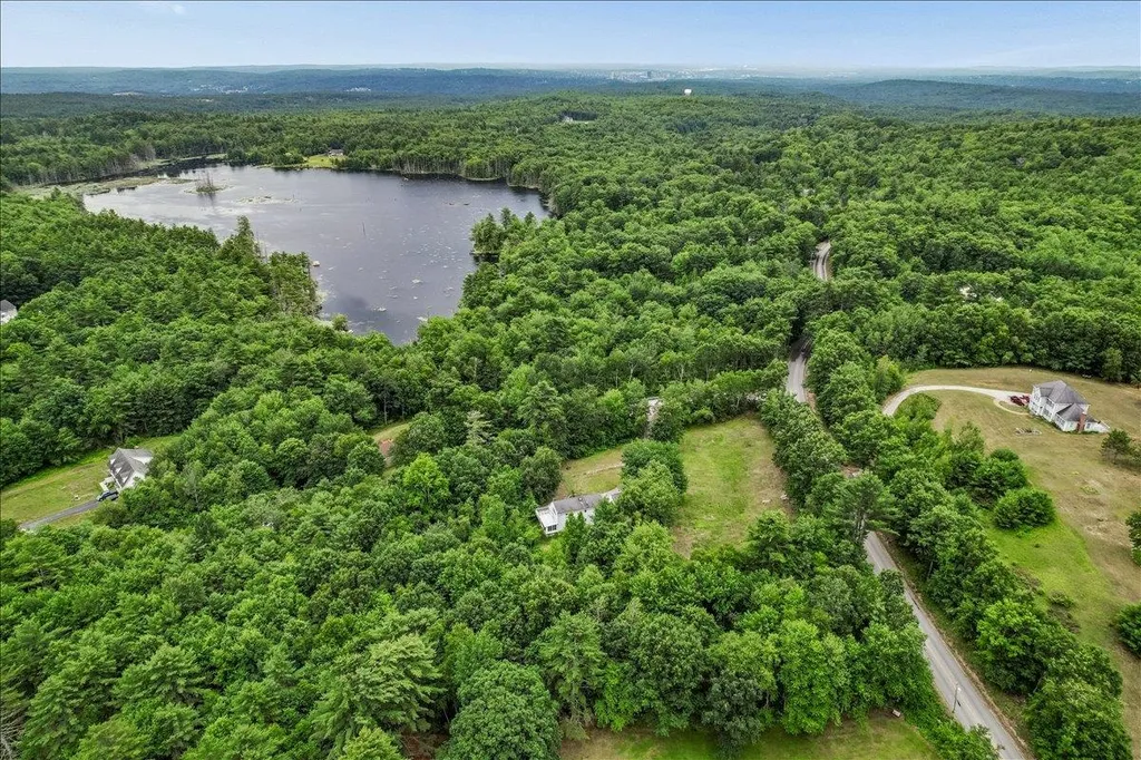 10 Armands Way Dunbarton NH 03046