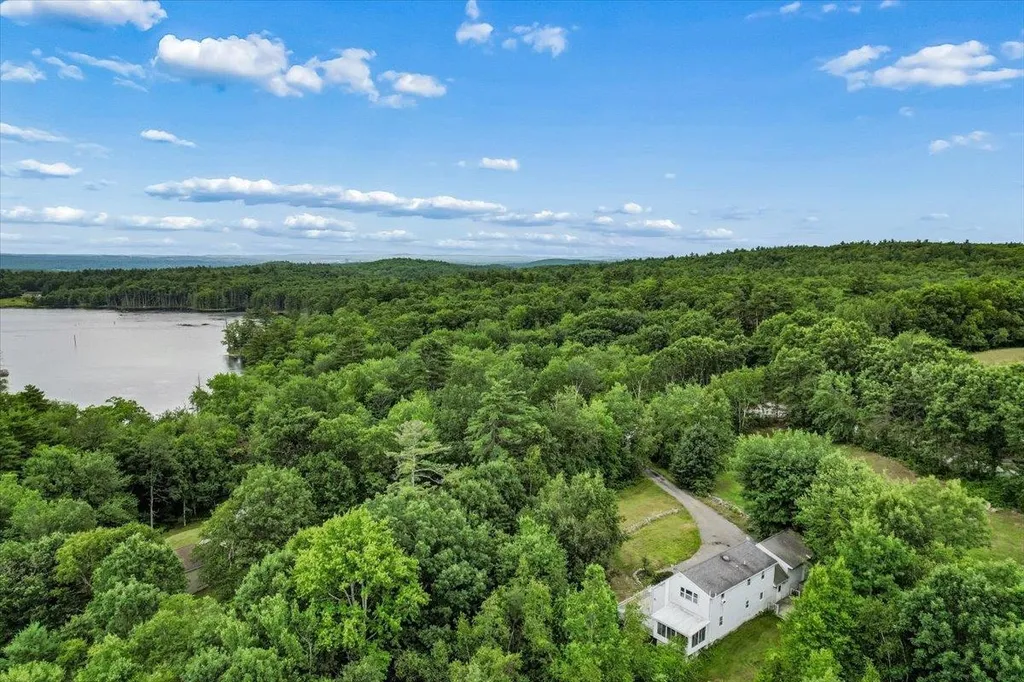 10 Armands Way Dunbarton NH 03046