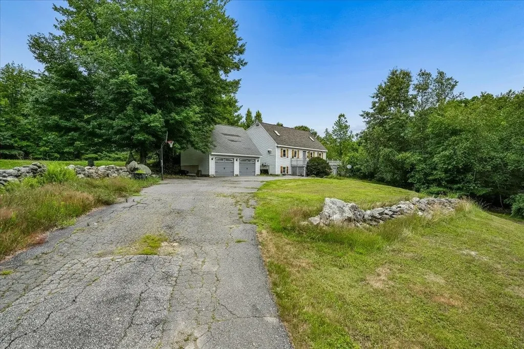 10 Armands Way Dunbarton NH 03046