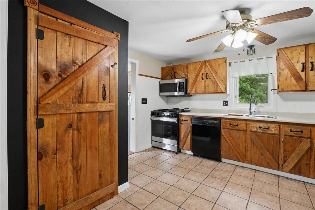 10 Armands Way Dunbarton NH 03046