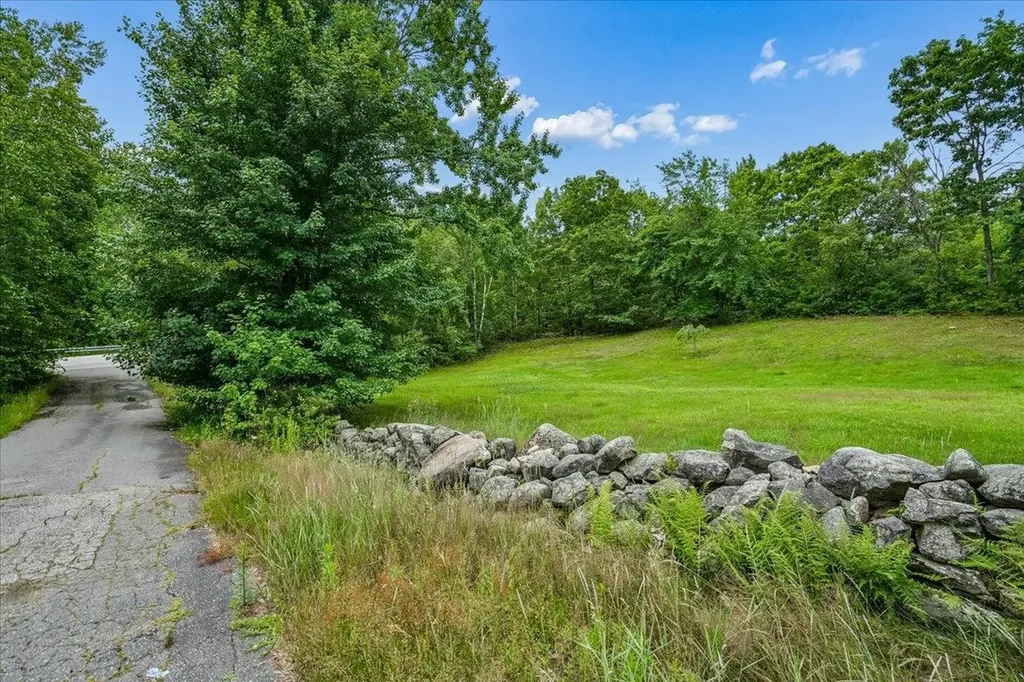 10 Armands Way Dunbarton NH 03046