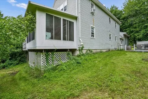 10 Armands Way Dunbarton NH 03046
