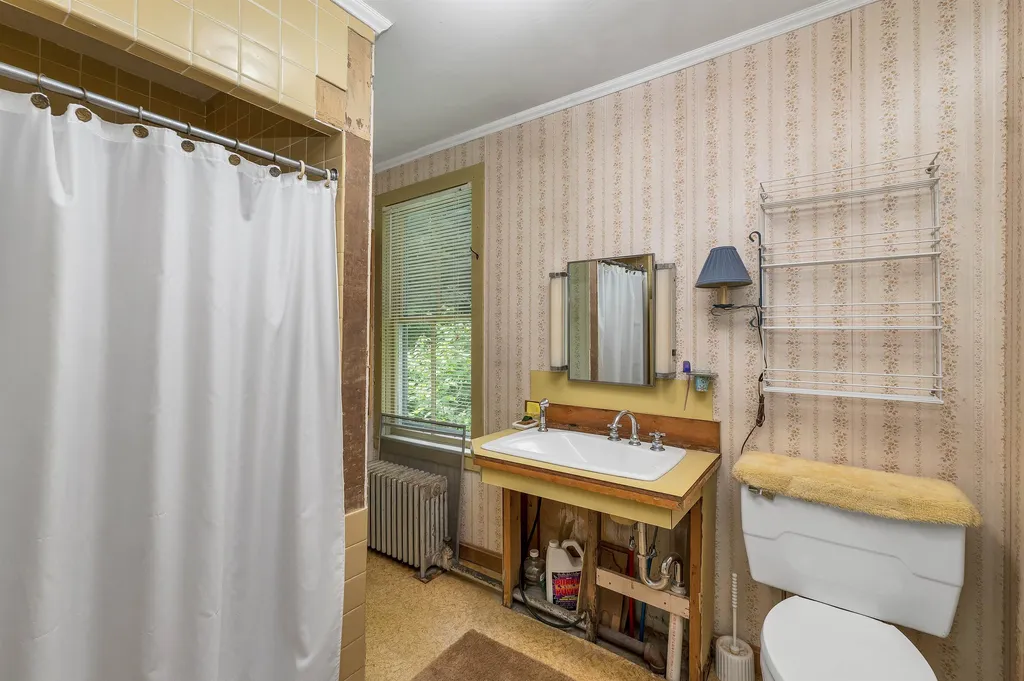 382 Charles Bancroft Highway Litchfield NH 03052