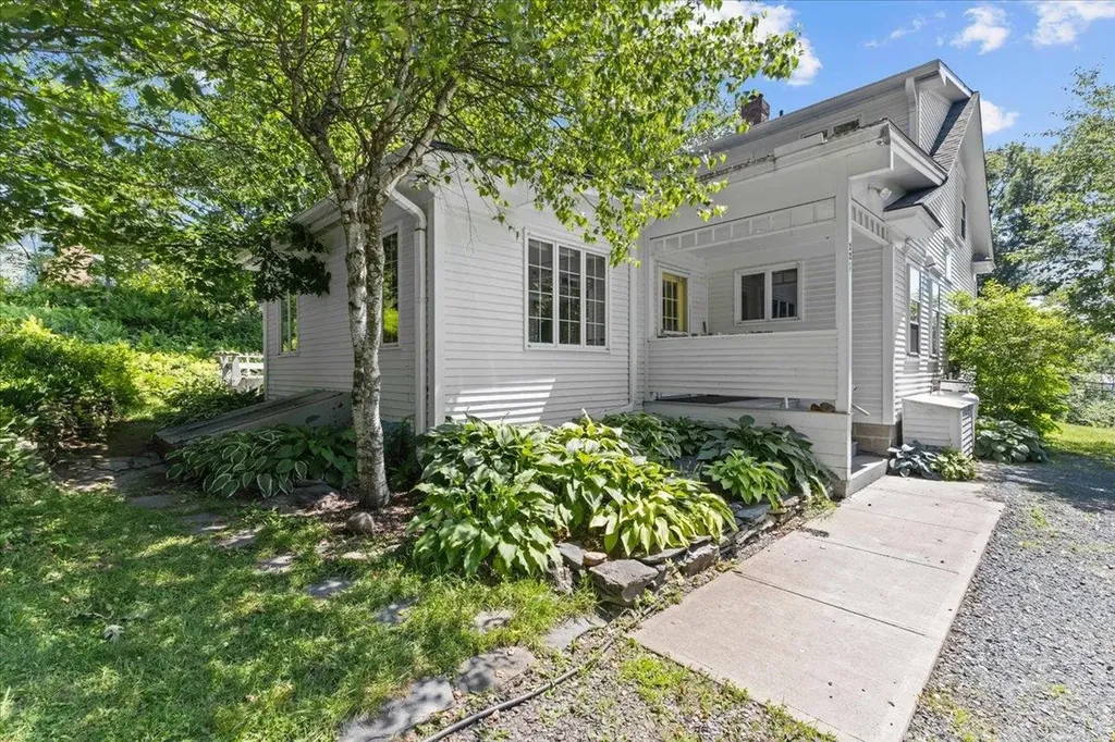 221 School Street Stowe VT 05672