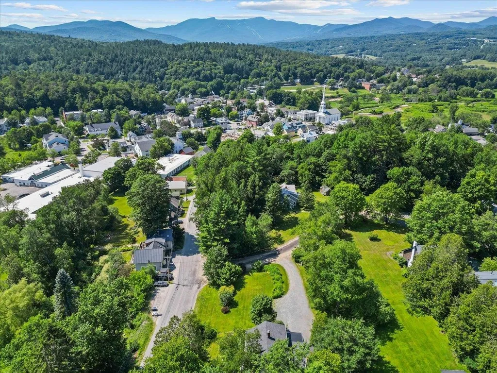 221 School Street Stowe VT 05672