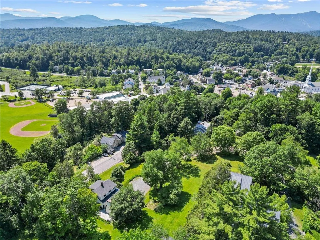 221 School Street Stowe VT 05672