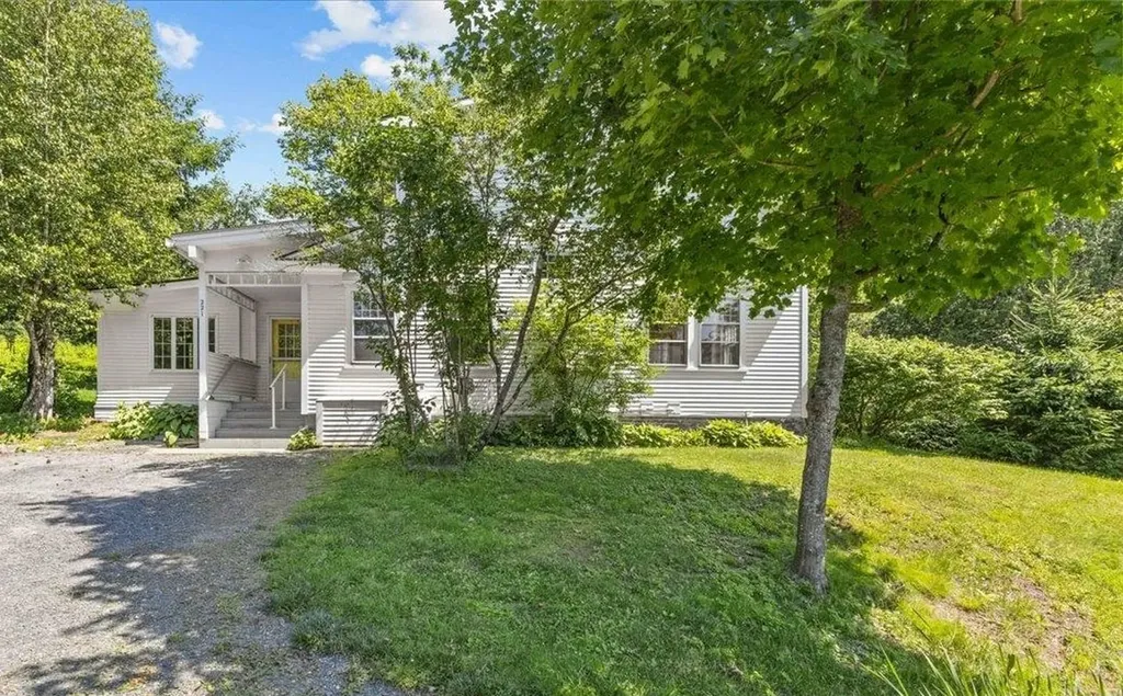 221 School Street Stowe VT 05672