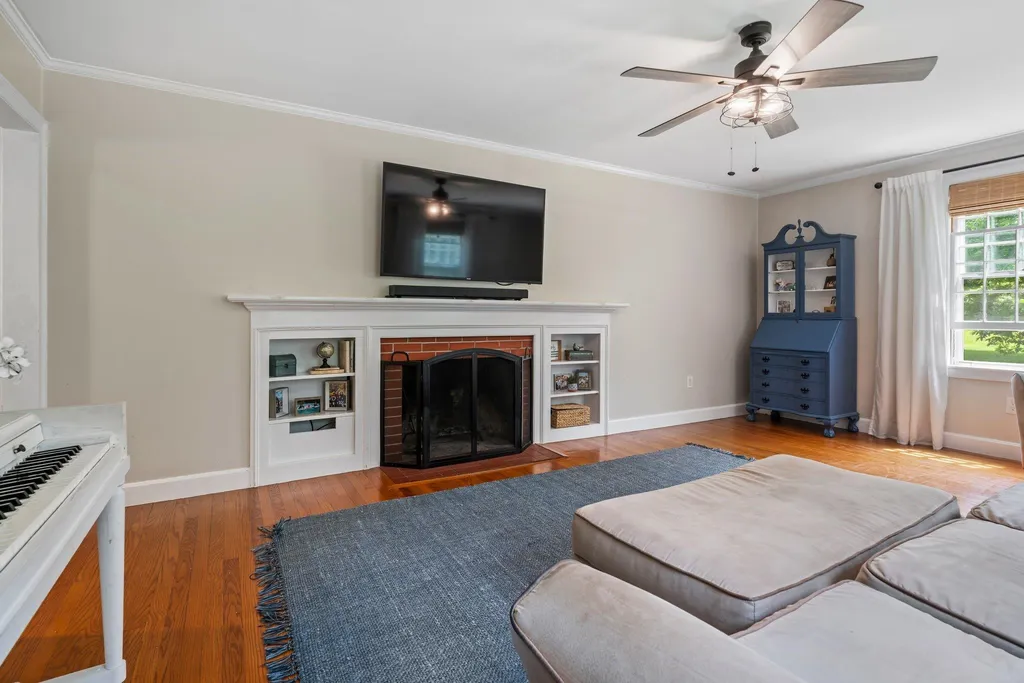 26 Garrison Lane Hopkinton NH 03229