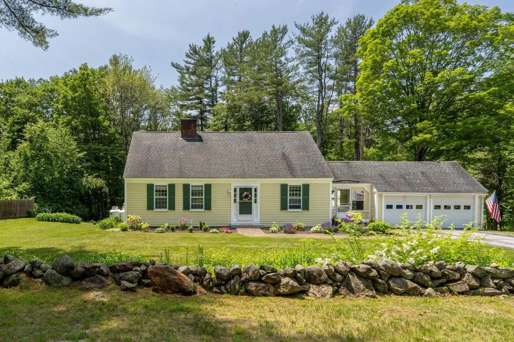 26 Garrison Lane Hopkinton NH 03229