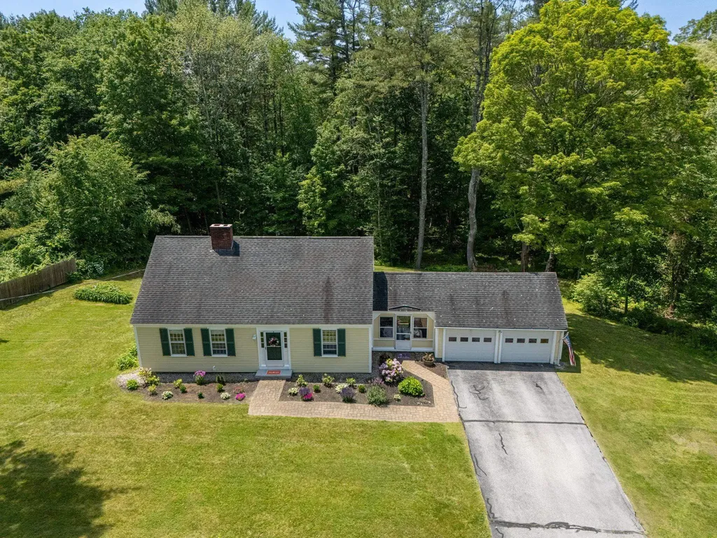 26 Garrison Lane Hopkinton NH 03229