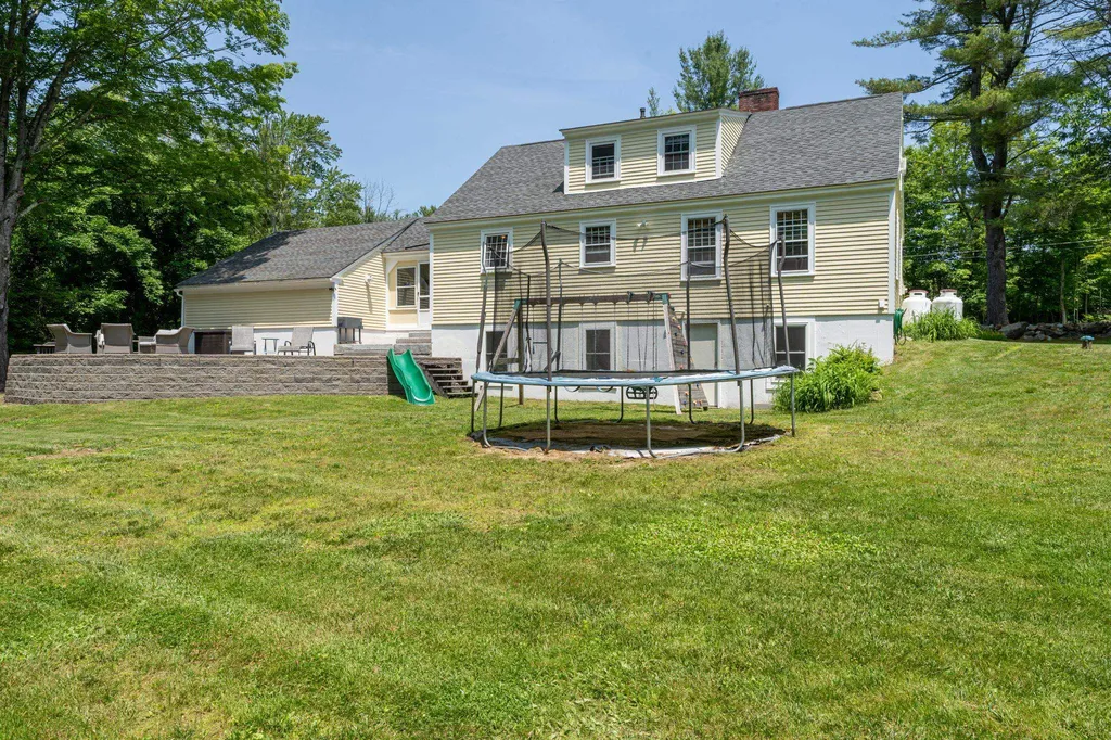 26 Garrison Lane Hopkinton NH 03229