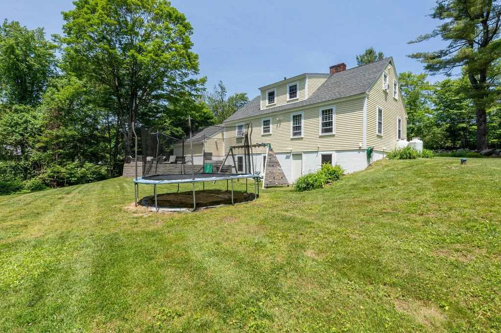 26 Garrison Lane Hopkinton NH 03229