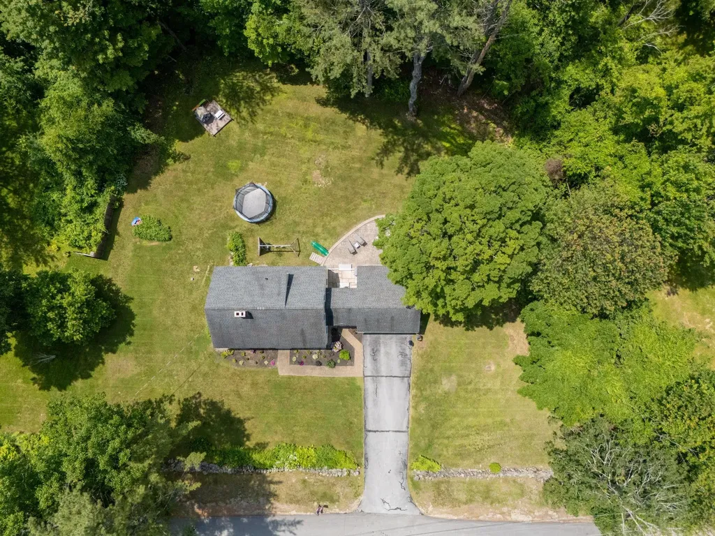 26 Garrison Lane Hopkinton NH 03229
