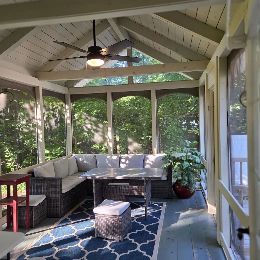 10 Melba Drive Hudson NH 03051
