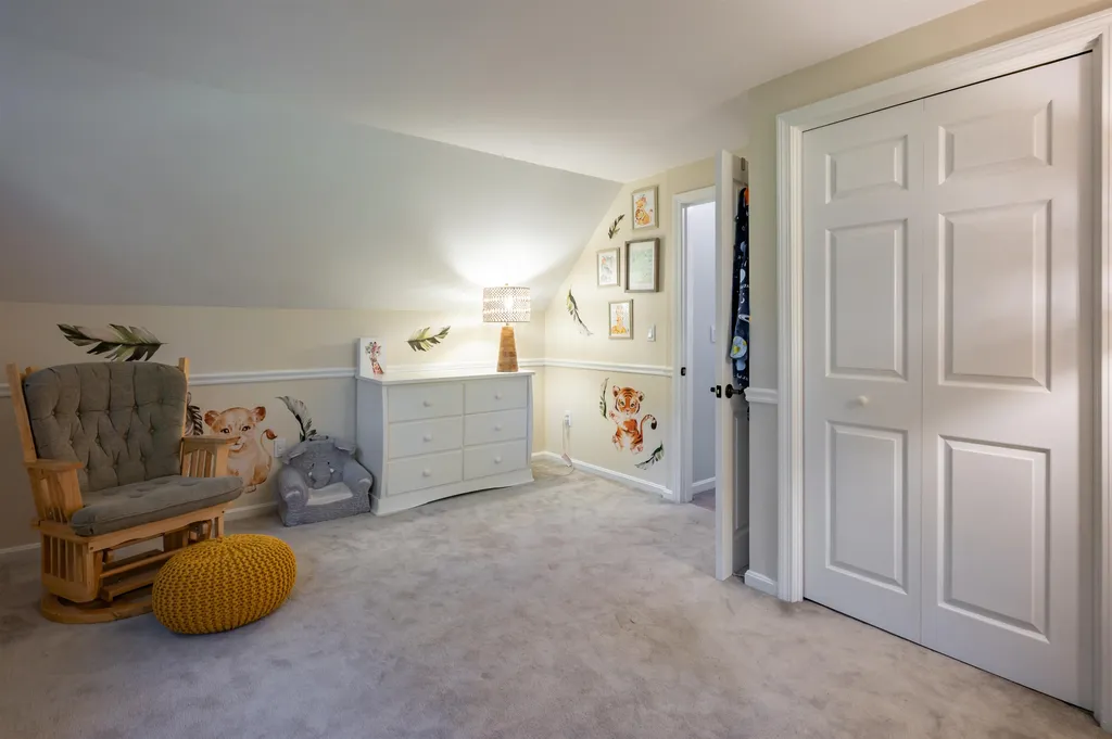 10 Melba Drive Hudson NH 03051