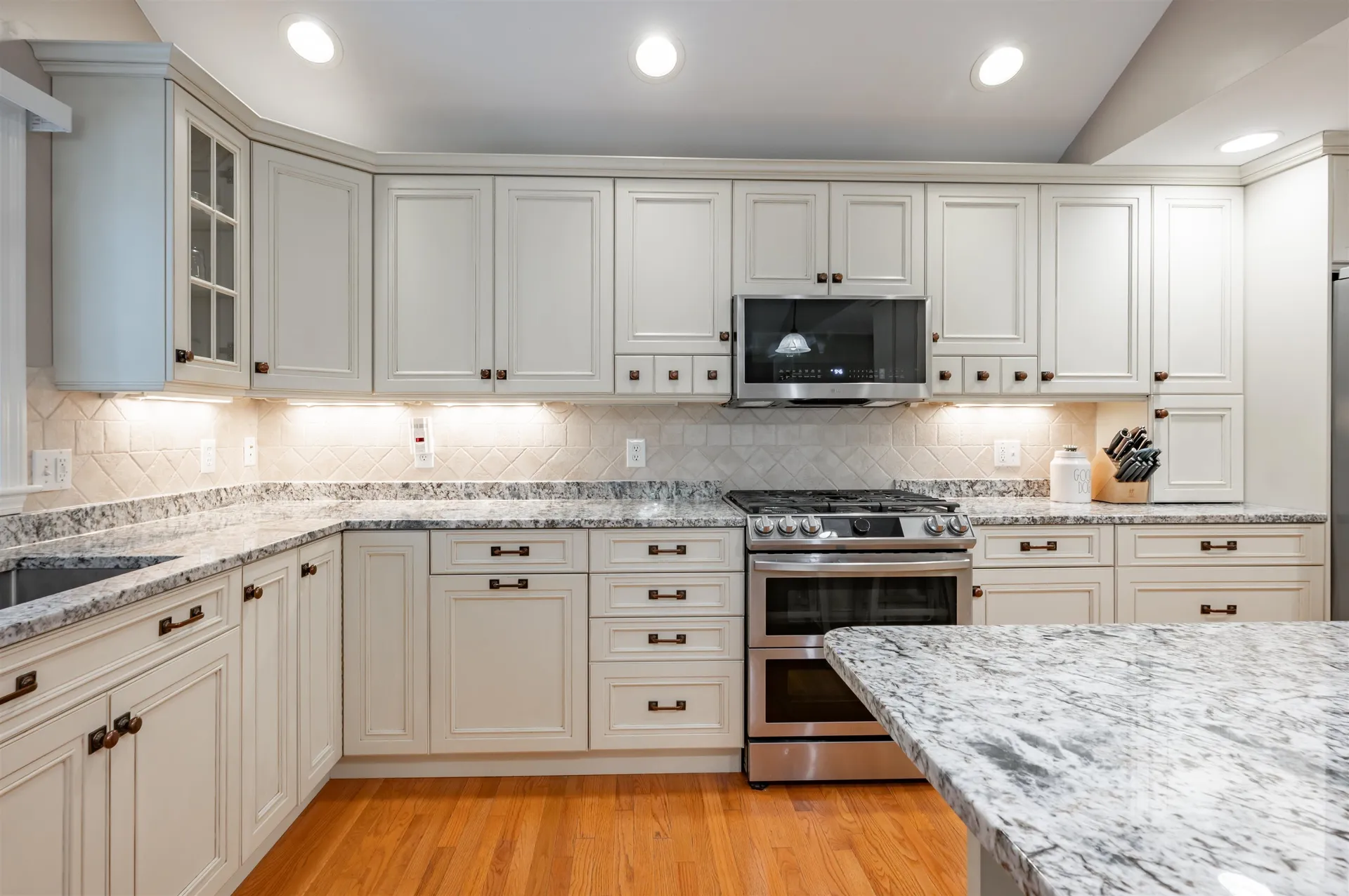 10 Melba Drive Hudson NH 03051