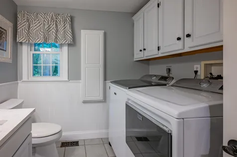 10 Melba Drive Hudson NH 03051