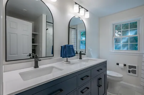 10 Melba Drive Hudson NH 03051