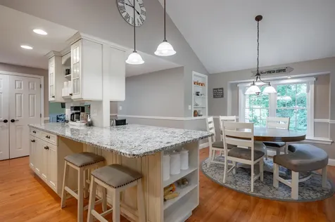 10 Melba Drive Hudson NH 03051