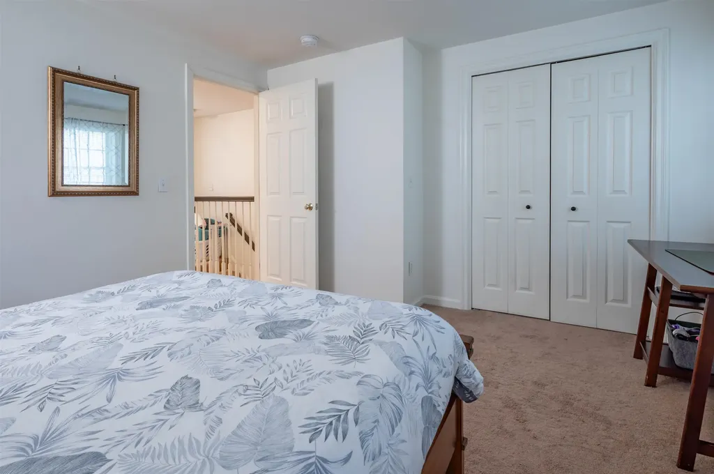 10 Castlegate Way Nashua NH 03063