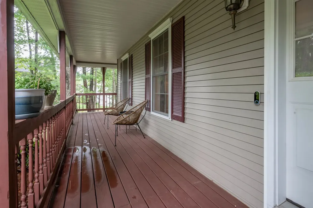 10 Castlegate Way Nashua NH 03063