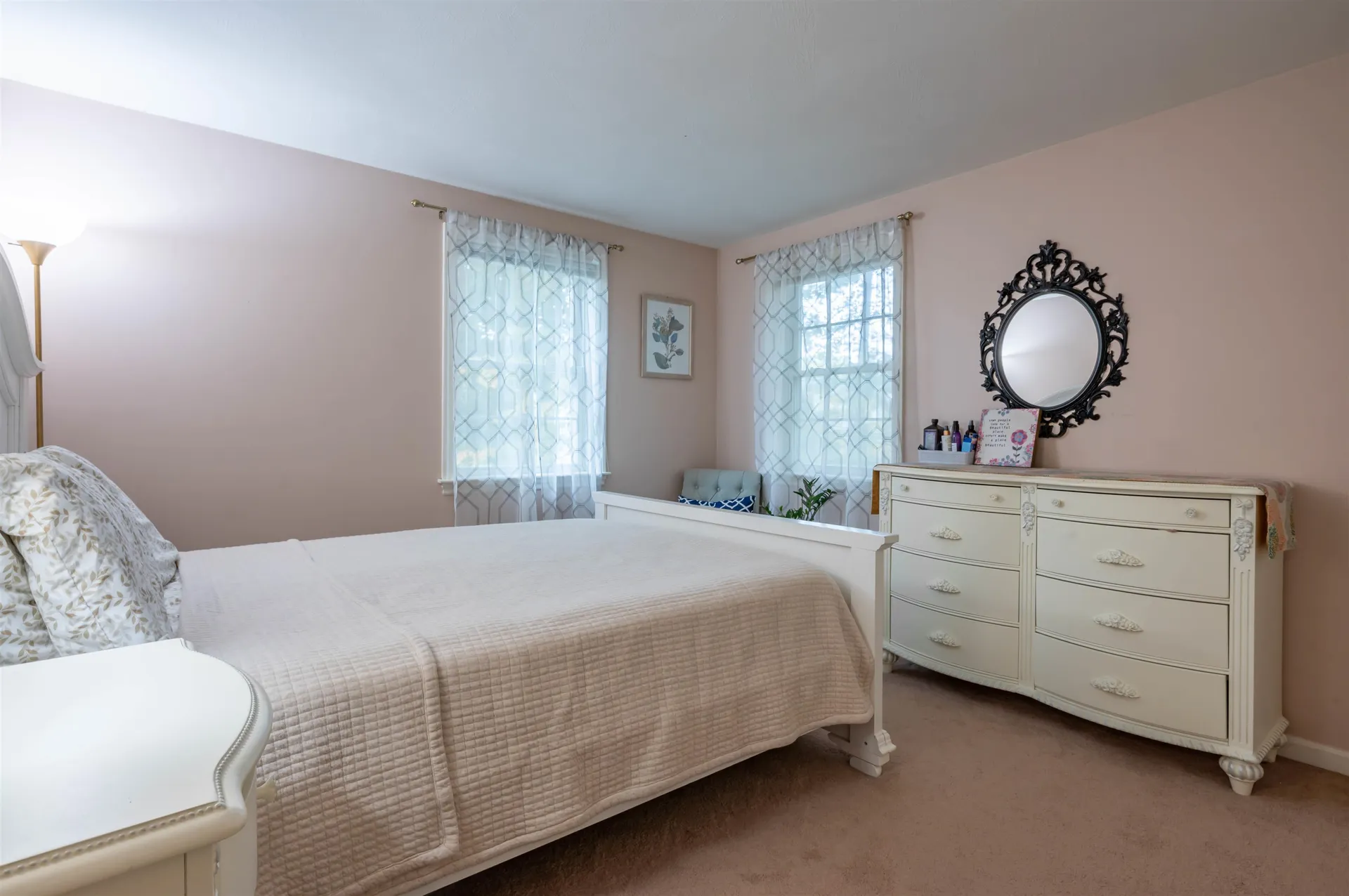 10 Castlegate Way Nashua NH 03063