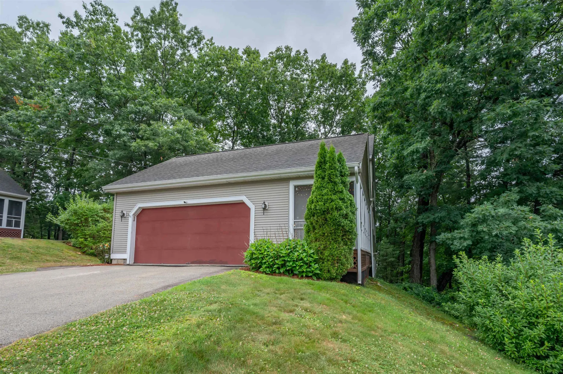 10 Castlegate Way Nashua NH 03063