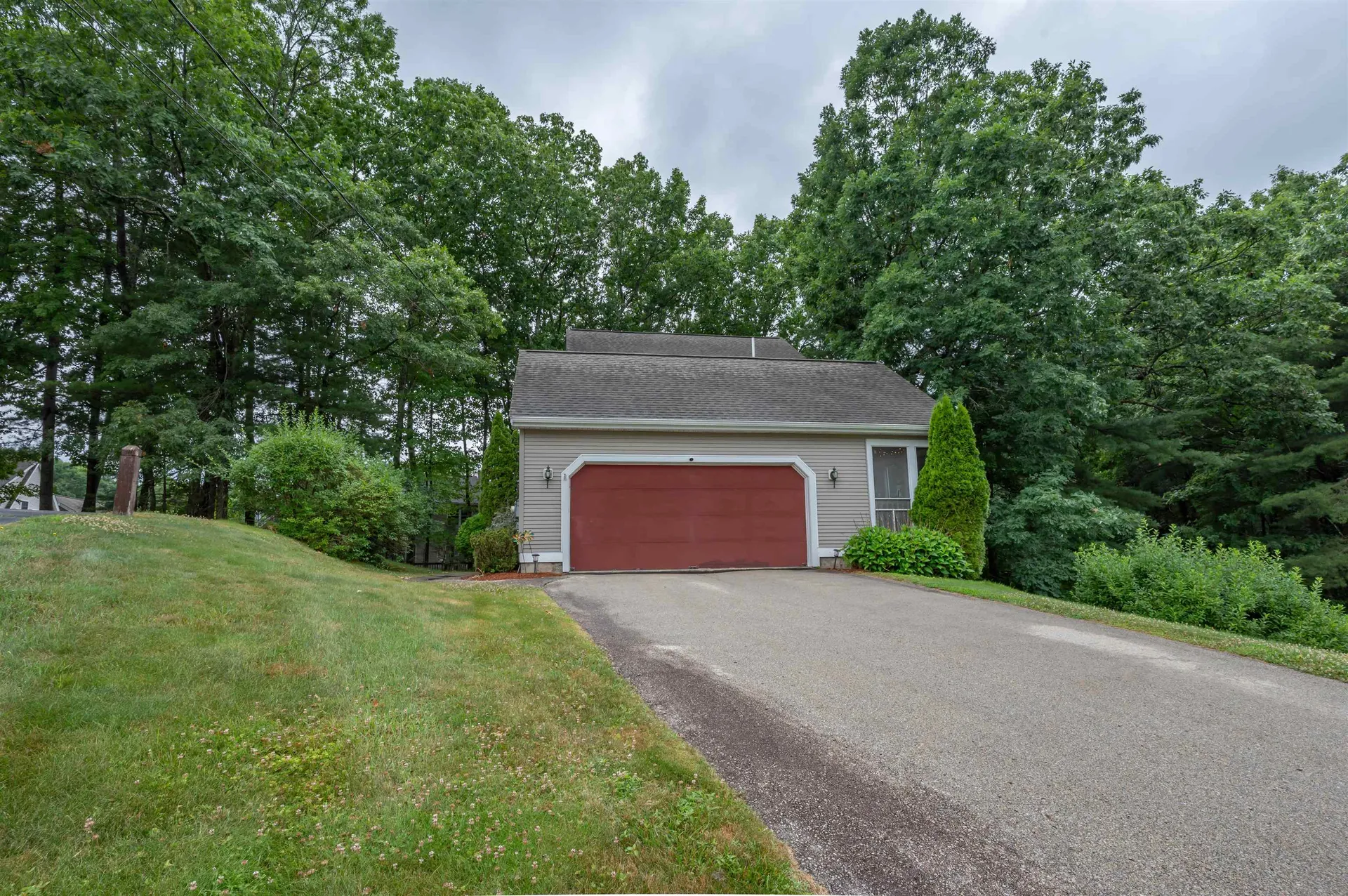 10 Castlegate Way Nashua NH 03063