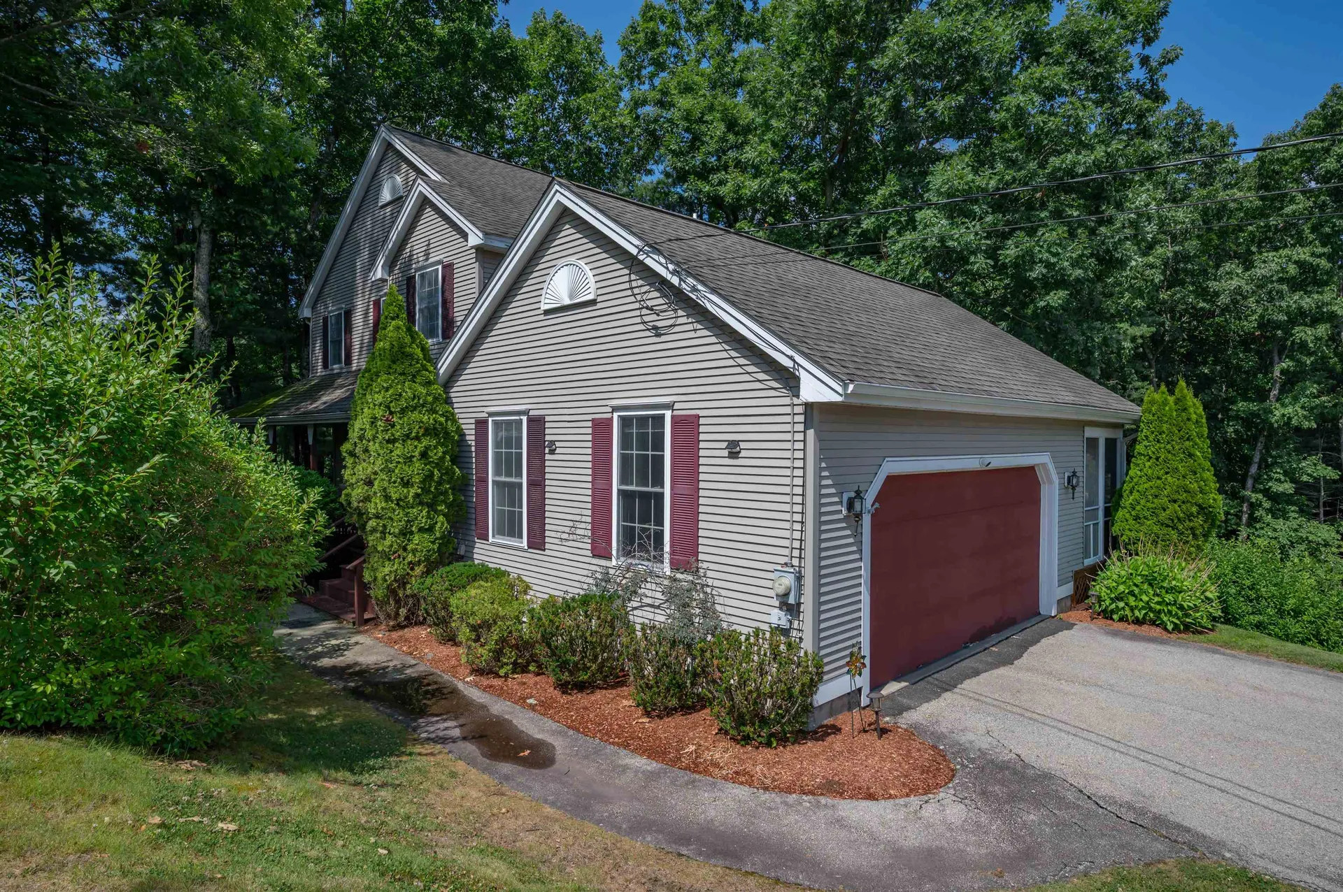 10 Castlegate Way Nashua NH 03063