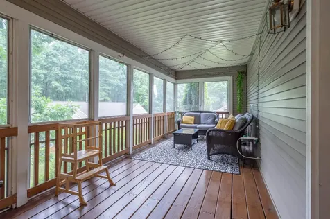 10 Castlegate Way Nashua NH 03063