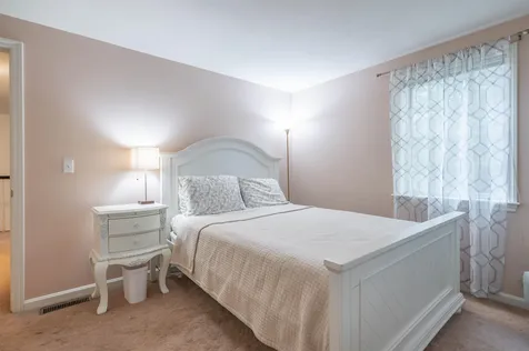 10 Castlegate Way Nashua NH 03063