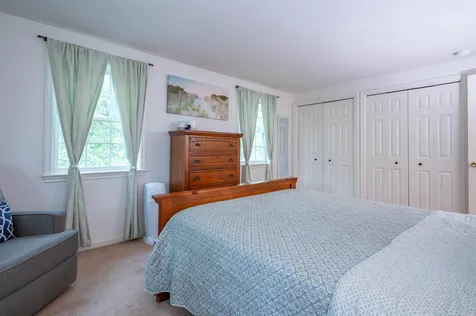 10 Castlegate Way Nashua NH 03063