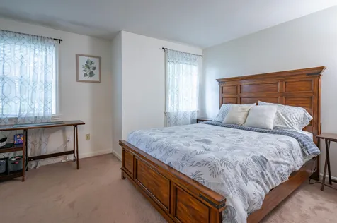 10 Castlegate Way Nashua NH 03063