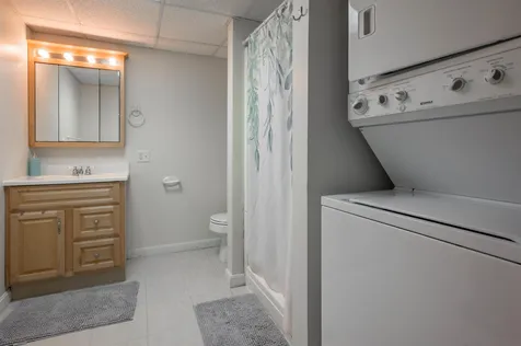 10 Castlegate Way Nashua NH 03063