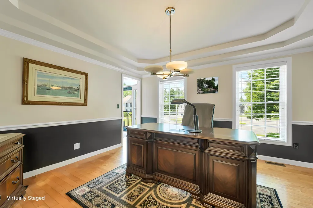 13 Abington Drive Londonderry NH 03053