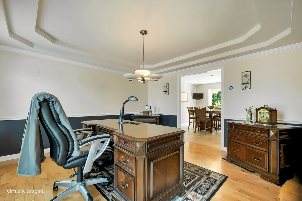 13 Abington Drive Londonderry NH 03053