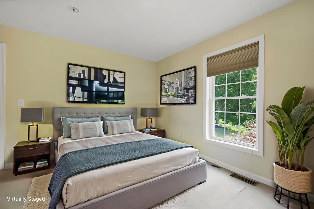 13 Abington Drive Londonderry NH 03053