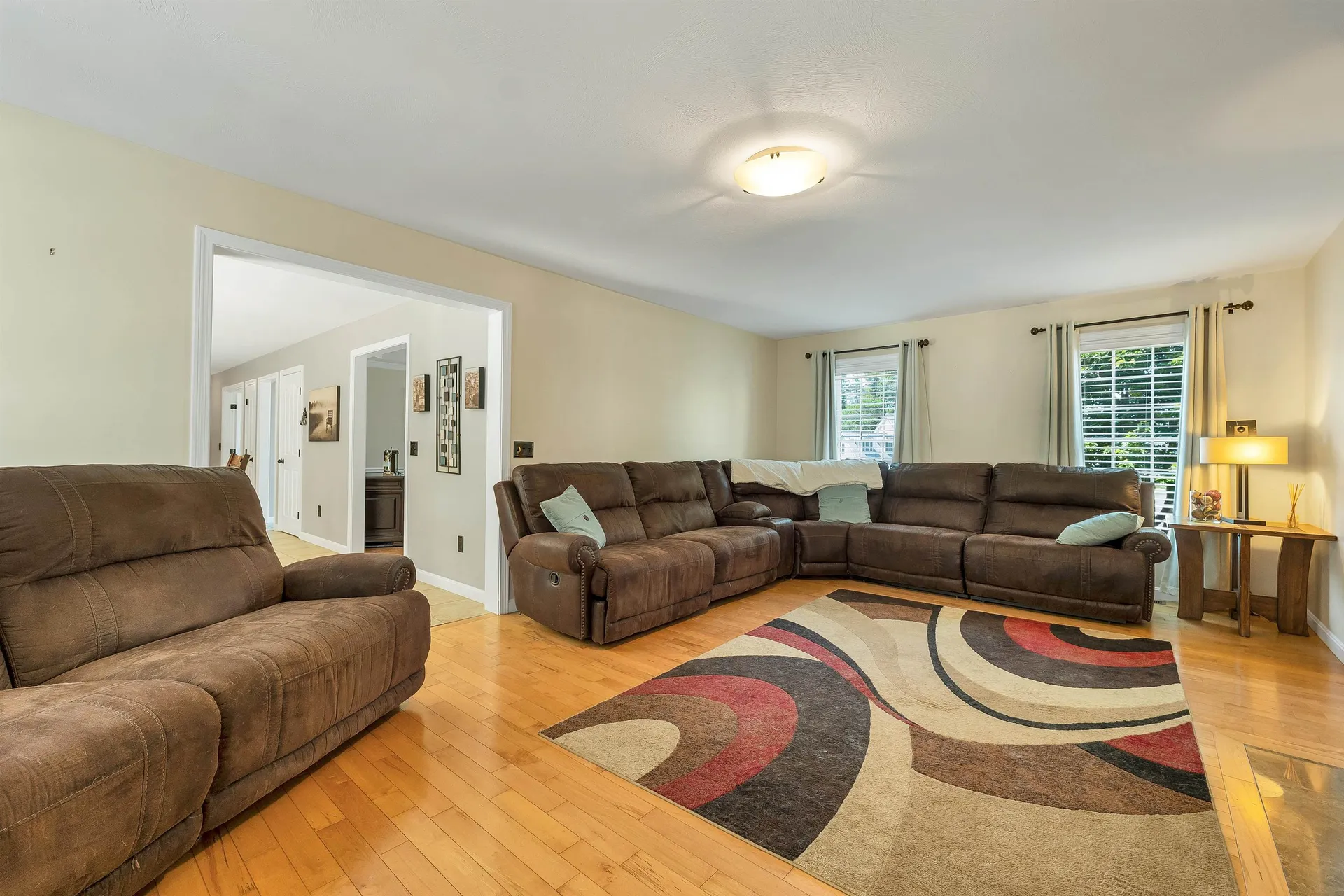 13 Abington Drive Londonderry NH 03053
