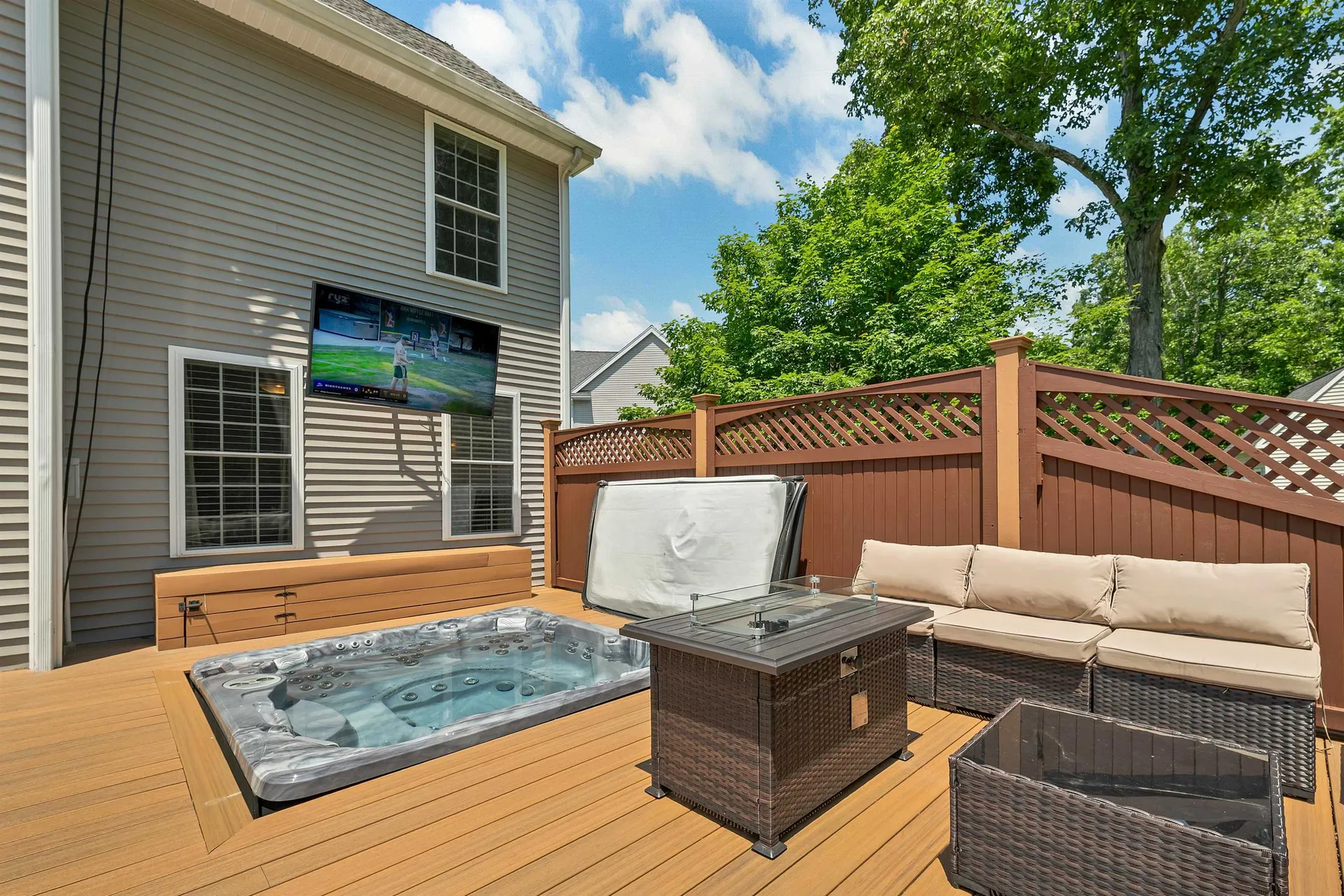 13 Abington Drive Londonderry NH 03053